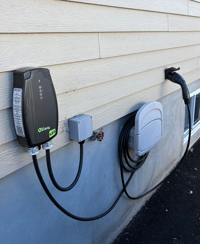 Borne de recharge installée à La Prairie par bornotto