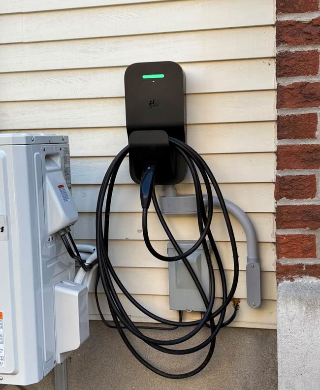 Borne de recharge installée à Chambly par bornotto