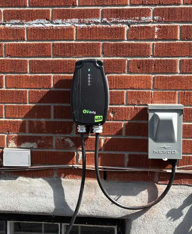 EV charger installed in Longueuil by bornotto