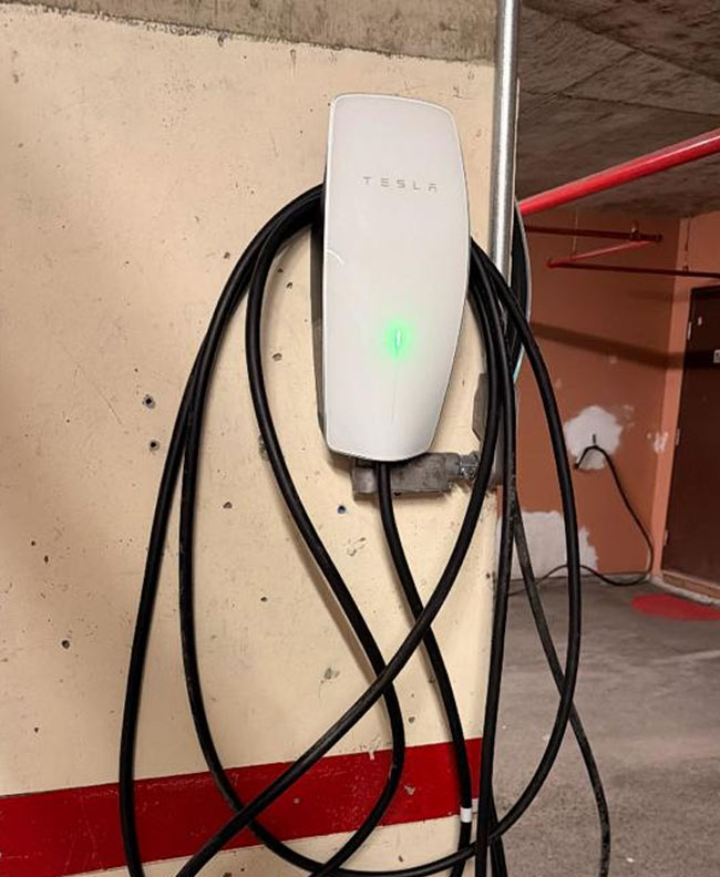 Borne de recharge installée à Longueuil par bornotto