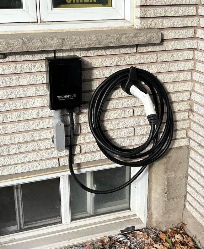 Borne de recharge installée à Saint-Mathias-sur-Richelieu par bornotto